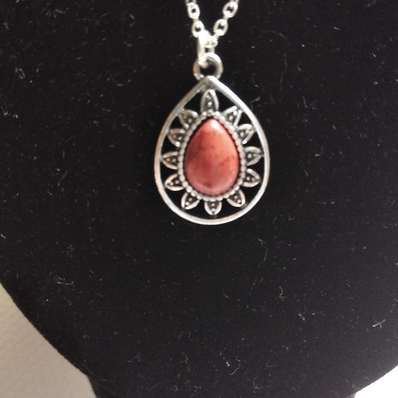 Dainty silver necklace - Picture 2 of 2